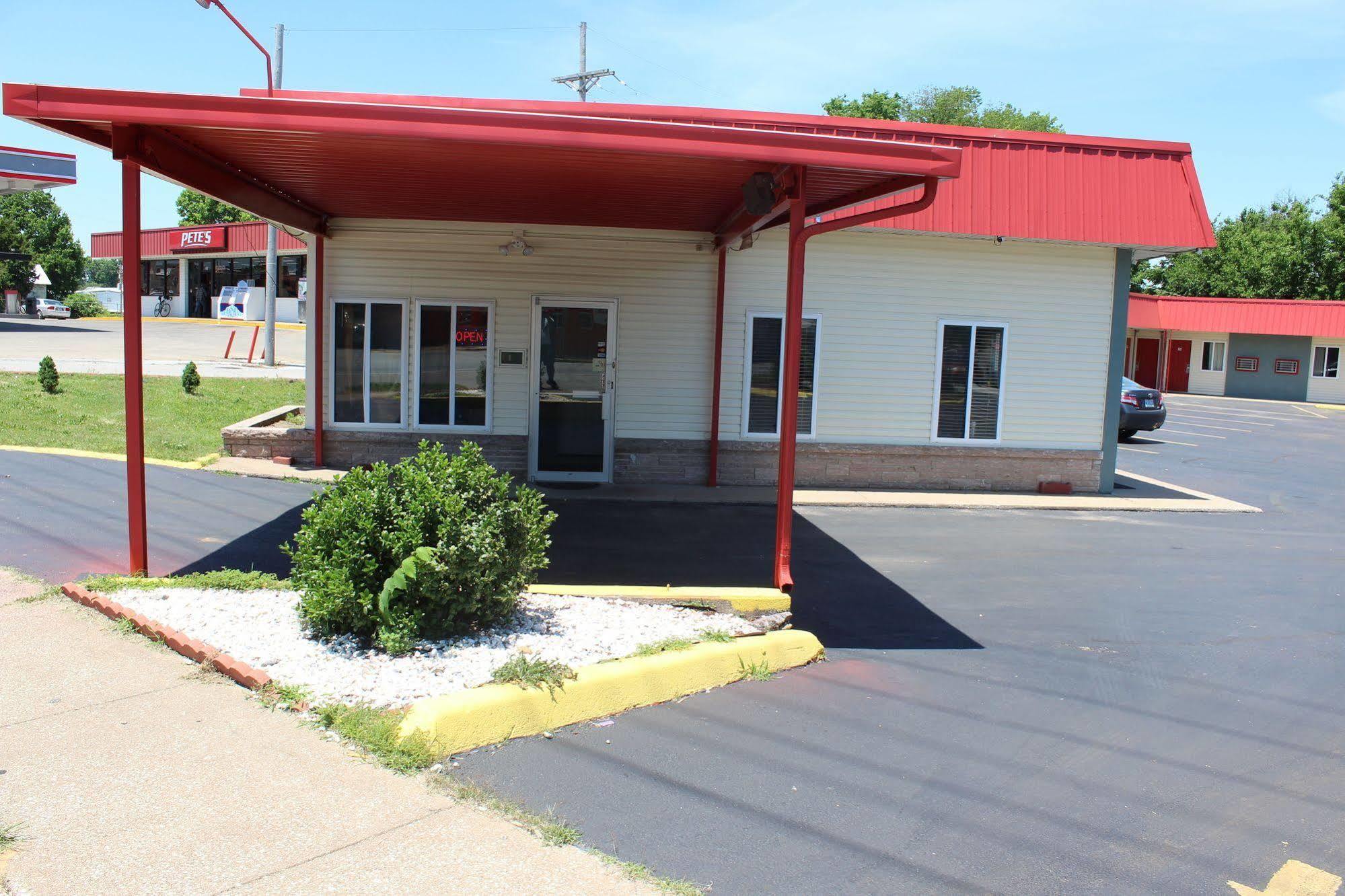 Guest House Motel Carthage Exterior photo